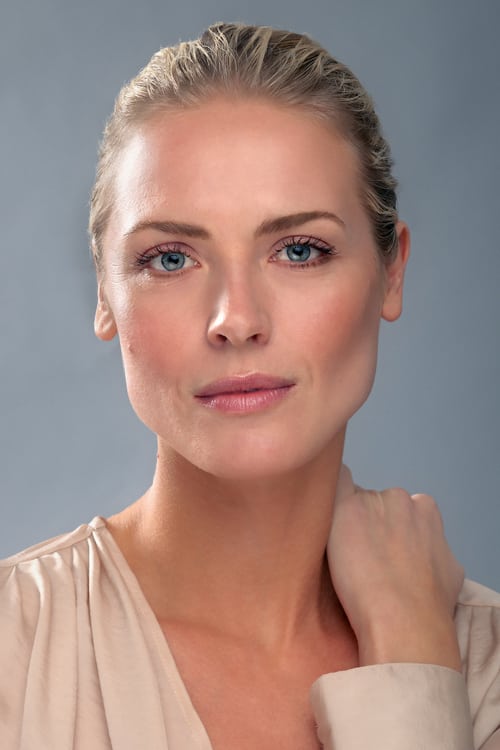 Synnøve Macody Lund