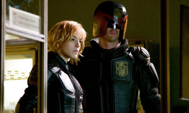 hvernig er það? Fær Dredd svona "hjálmahár"?